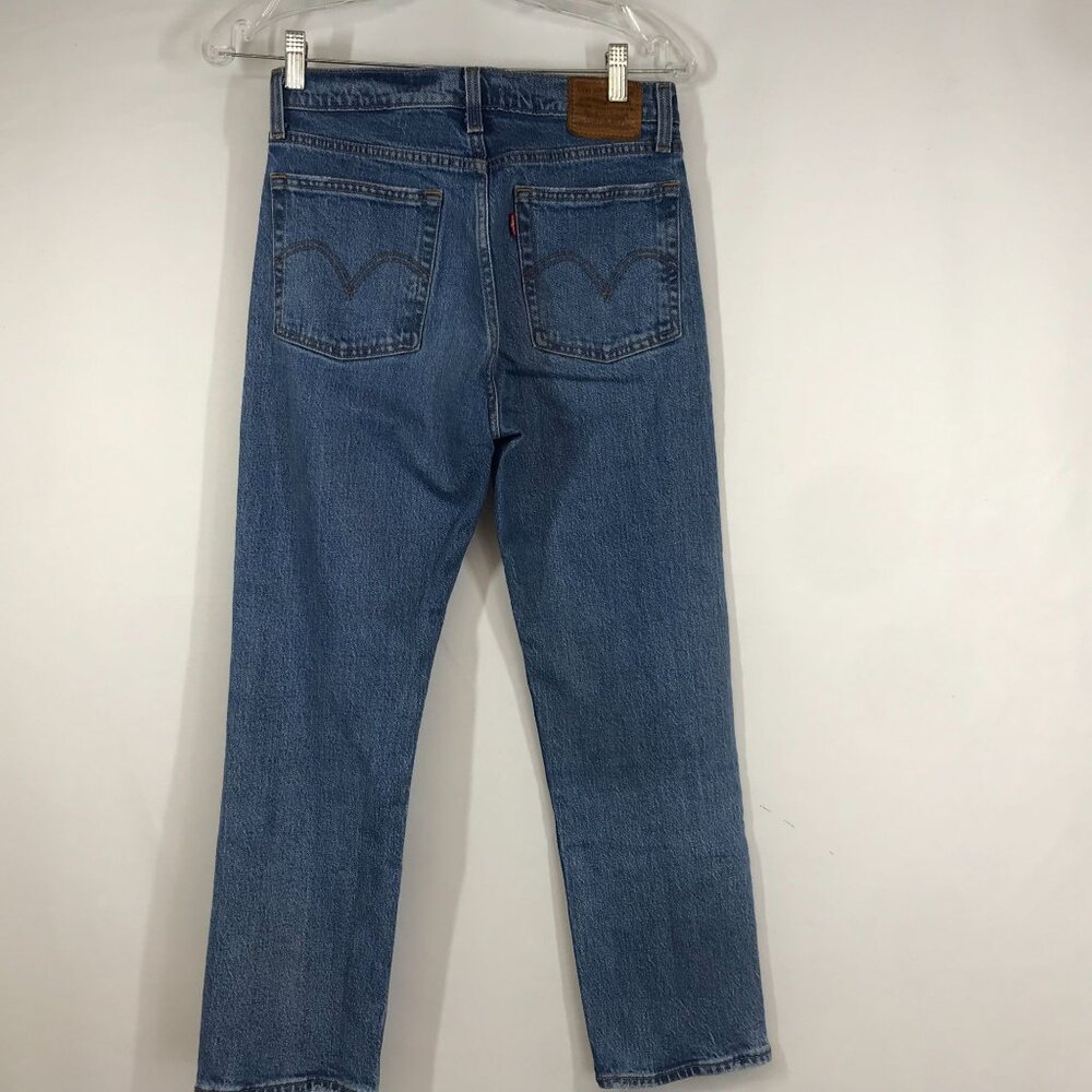 LEVI'S - WOMEN'S 26 - BLUE DENIM WEDGIE STRAIGHT JEANS CAPRI - Picture 3 of 9